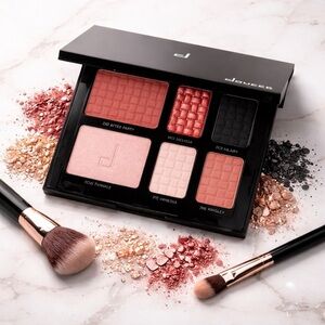 Doucce On The Go Palette Eyeshadow Blush Highlighter All-In-One Sealed Packaging